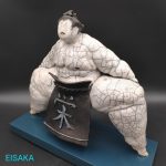38 cm x 40 cm x 15 cm Eisaka
